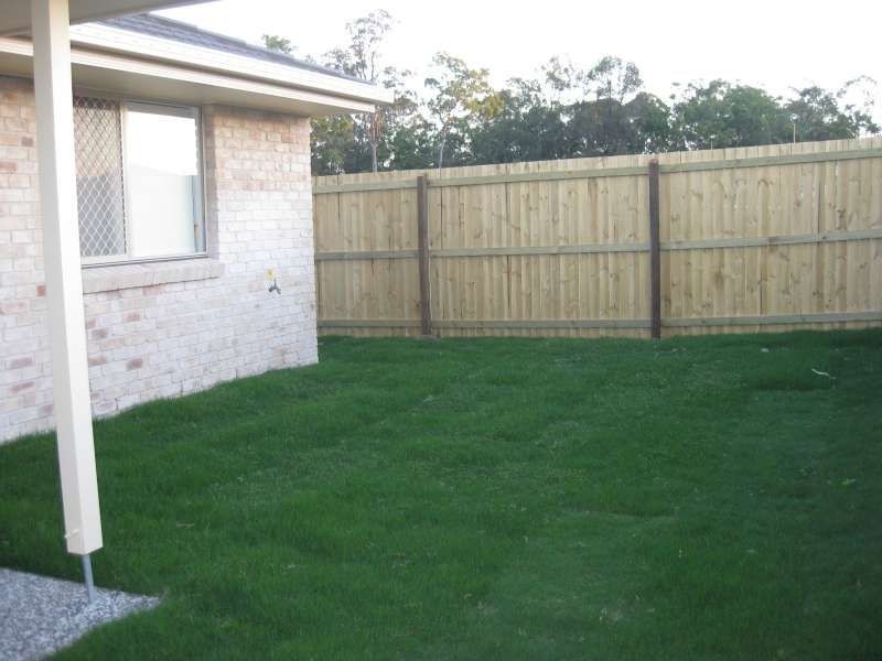 2/35 Sunflower Crescent, Upper Caboolture QLD 4510