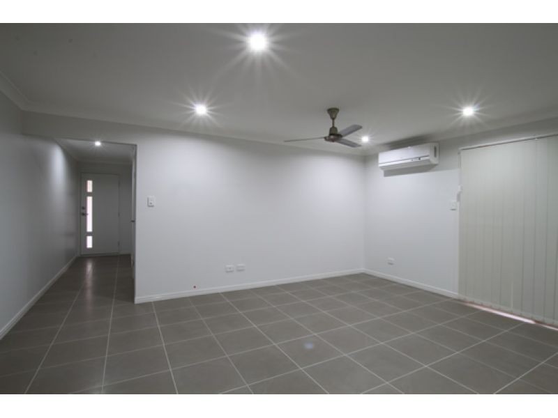 1/35 Sunflower Crescent, Upper Caboolture QLD 4510