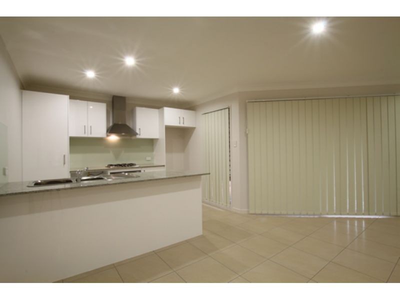 1/64 Sunflower Crescent, Upper Caboolture QLD 4510