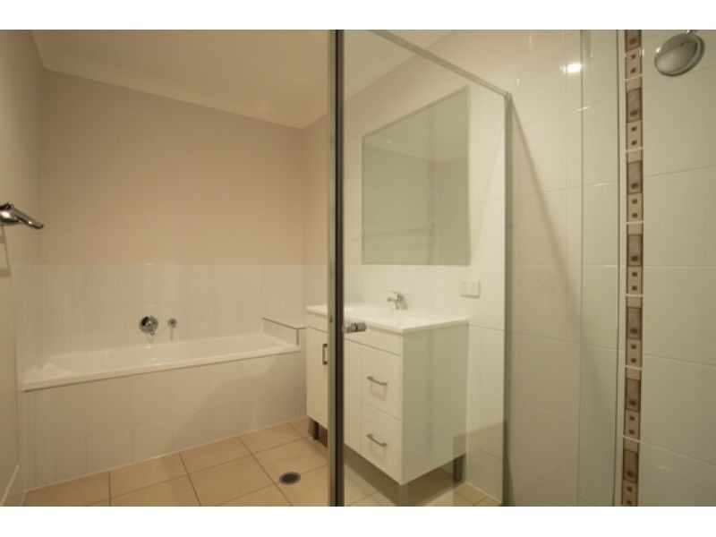 1/64 Sunflower Crescent, Upper Caboolture QLD 4510