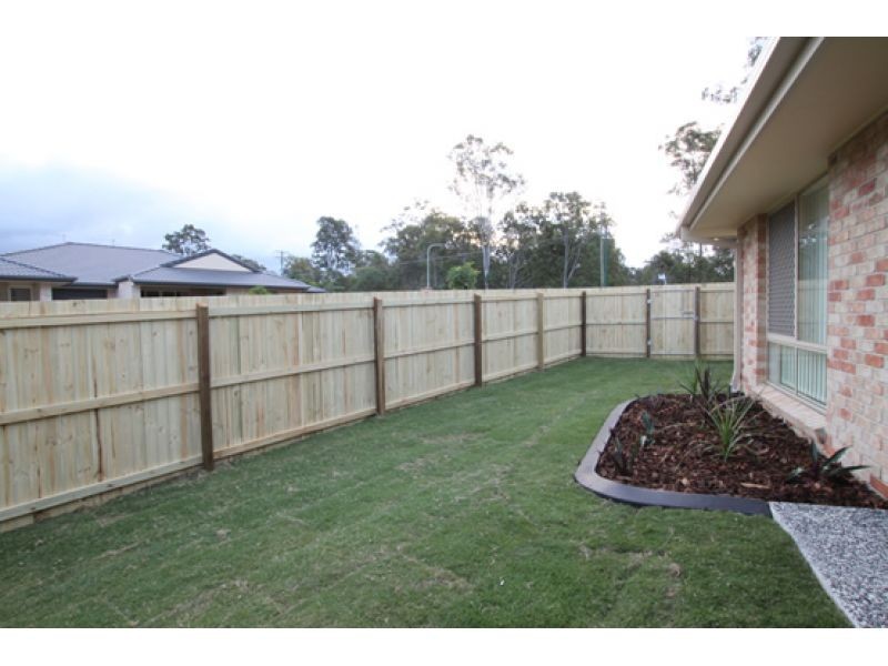 1/64 Sunflower Crescent, Upper Caboolture QLD 4510