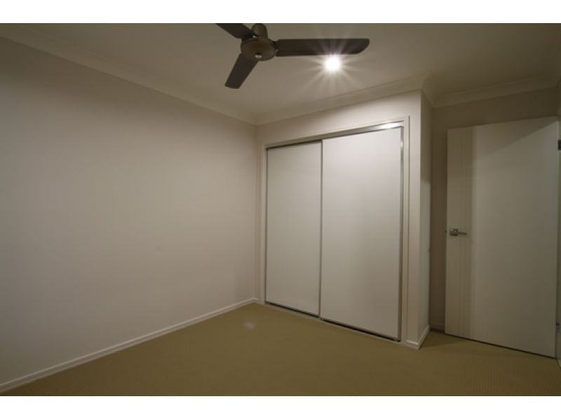 1/64 Sunflower Crescent, Upper Caboolture QLD 4510