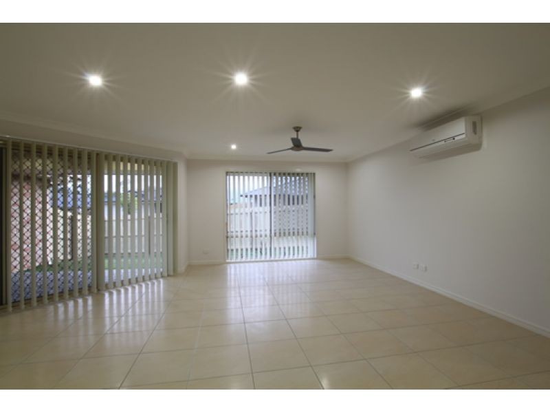 1/64 Sunflower Crescent, Upper Caboolture QLD 4510