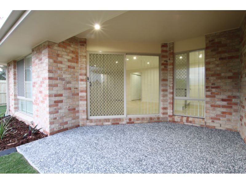 1/64 Sunflower Crescent, Upper Caboolture QLD 4510