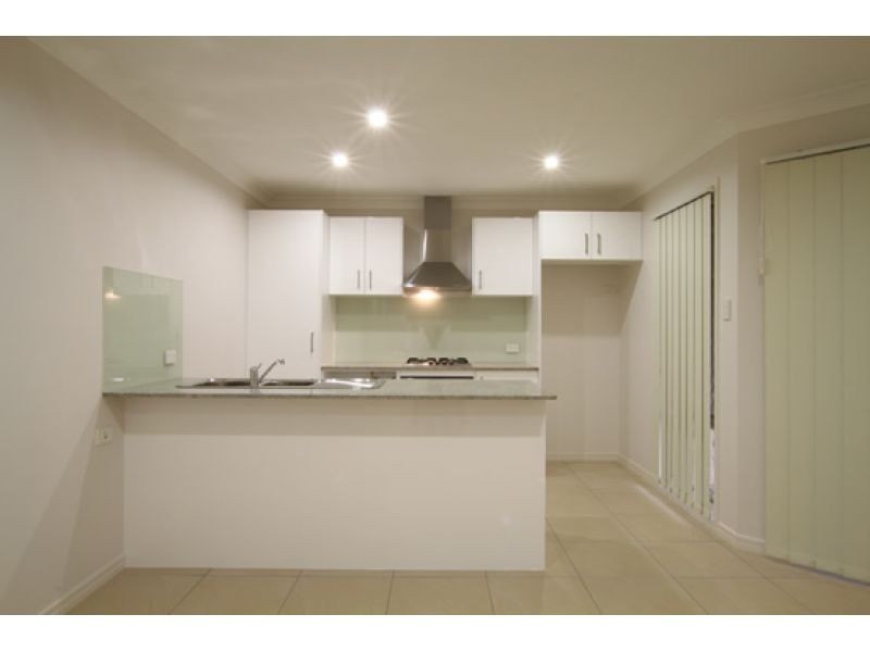 1/64 Sunflower Crescent, Upper Caboolture QLD 4510