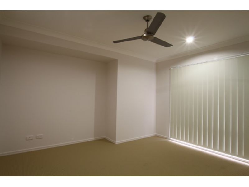 1/64 Sunflower Crescent, Upper Caboolture QLD 4510