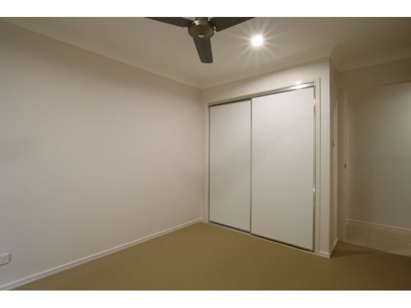 2/64 Sunflower Crescent, Upper Caboolture QLD 4510