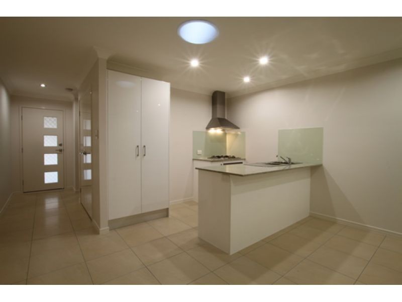 2/64 Sunflower Crescent, Upper Caboolture QLD 4510