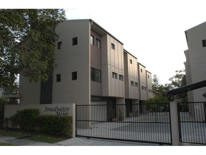 4/22 Bath Street, Labrador QLD 4215