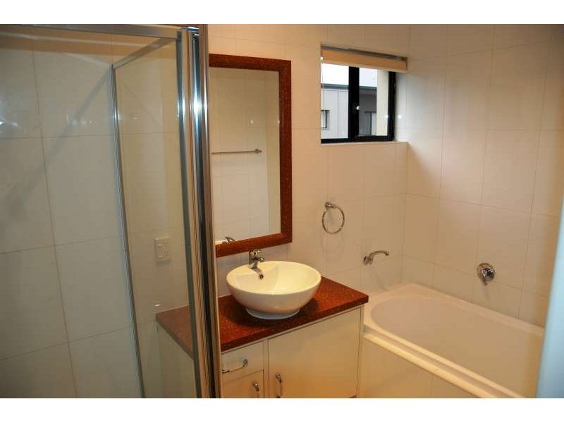 4/22 Bath Street, Labrador QLD 4215