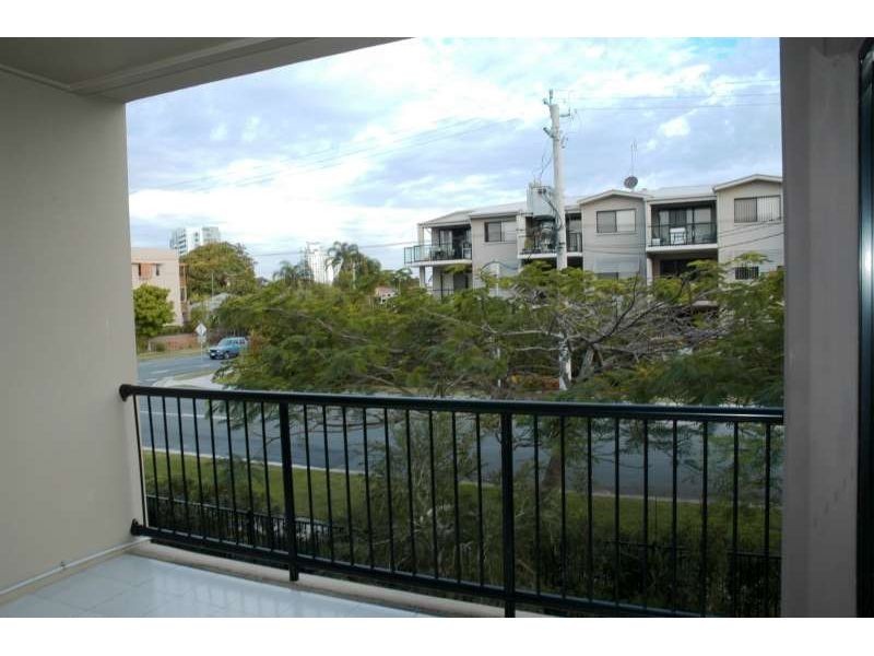 4/22 Bath Street, Labrador QLD 4215