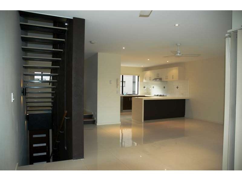 4/22 Bath Street, Labrador QLD 4215