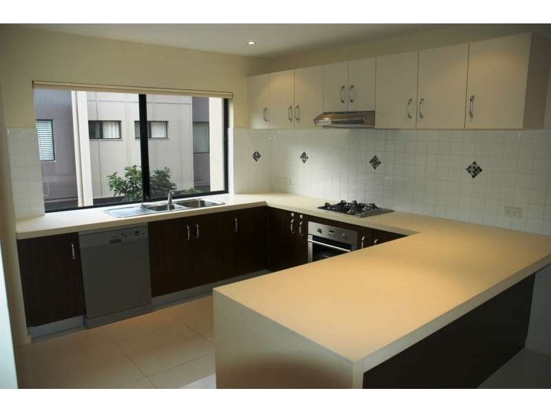 4/22 Bath Street, Labrador QLD 4215