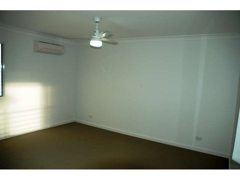 2/85 Whiting Street, Labrador QLD 4215