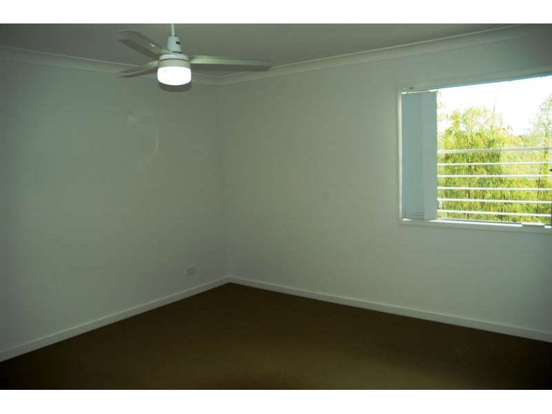 2/85 Whiting Street, Labrador QLD 4215