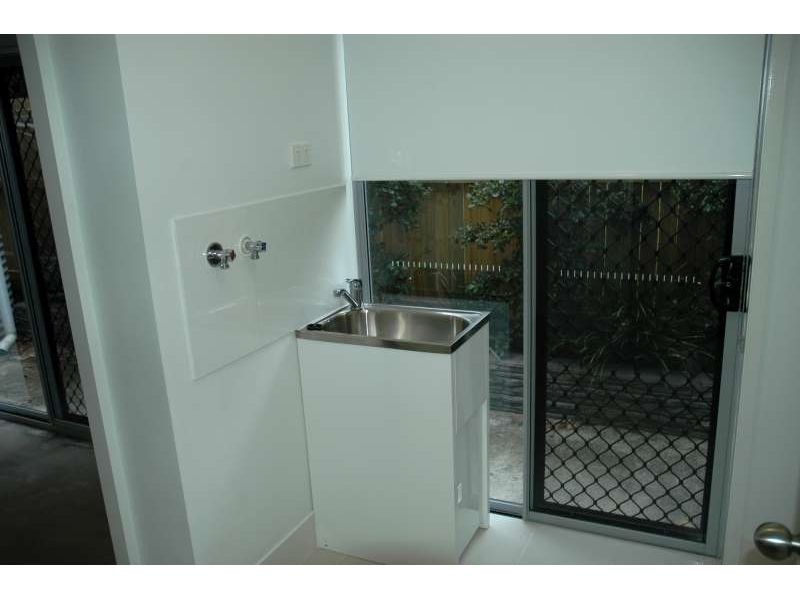 2/85 Whiting Street, Labrador QLD 4215