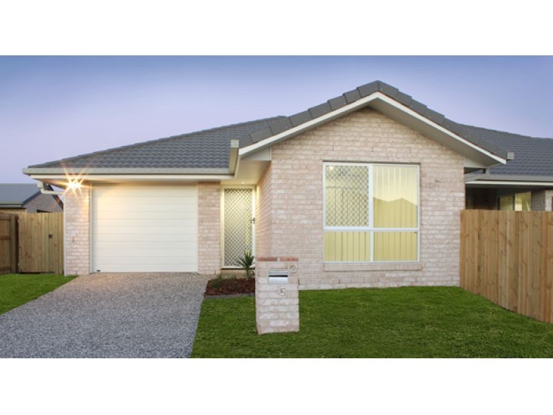 2/5 Jeita Circuit, Caboolture QLD 4510