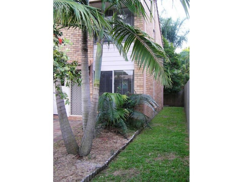 16/81 Olsen Avenue, Labrador QLD 4215