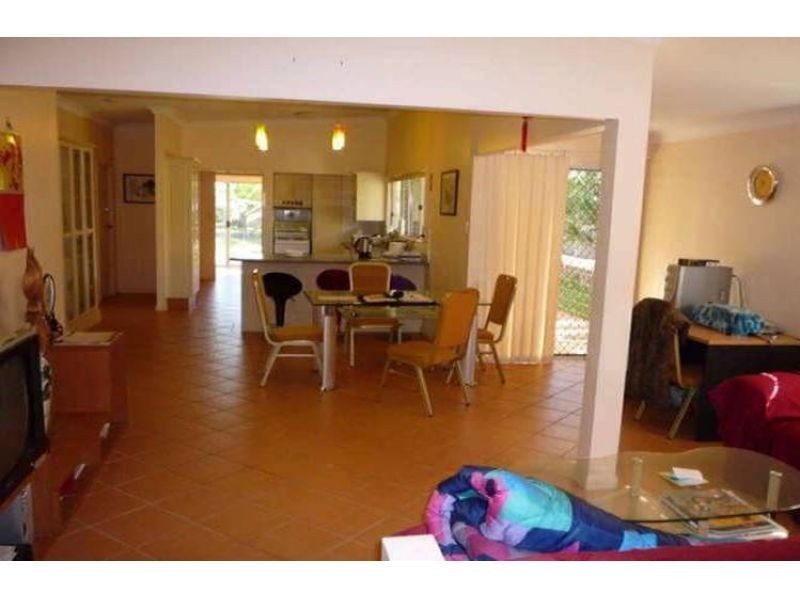 12 Wynflo Street, Labrador QLD 4215