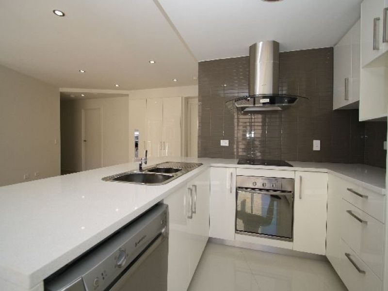 202/87 Marine Parade, Redcliffe QLD 4020