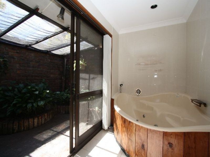 4 Parkview Crescent, Shailer Park QLD 4128