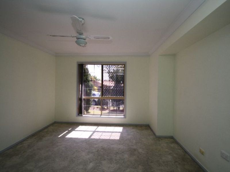 12 Gragin Place, Parkinson QLD 4115