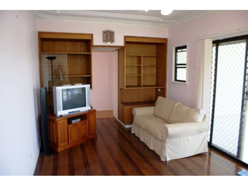 77 Landsboro Avenue, Boondall QLD 4034