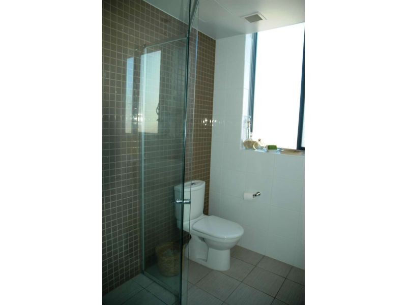 1106/4 Como Crescent, Southport QLD 4215