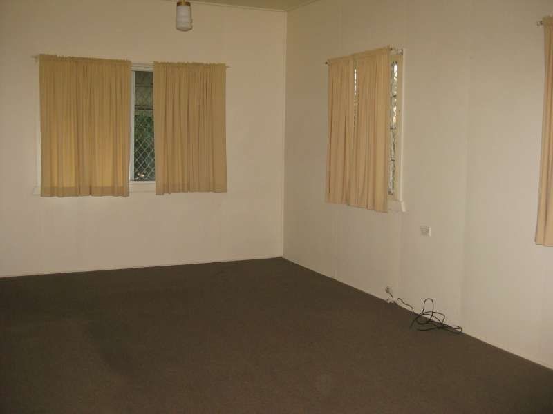 533 Oxley Avenue, Redcliffe QLD 4020