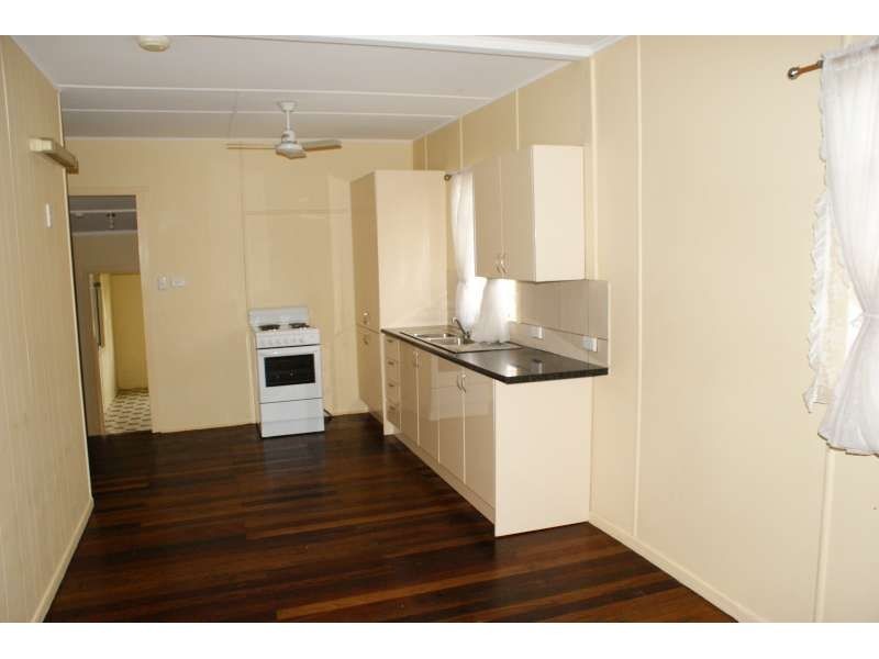 2 Sarah Street, Deagon QLD 4017