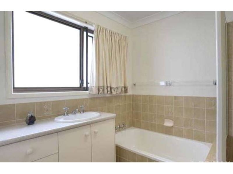 50 Fifth Avenue, St Lucia QLD 4067