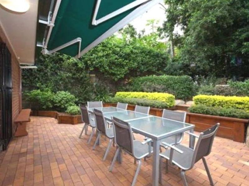 50 Fifth Avenue, St Lucia QLD 4067