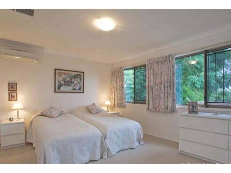 50 Fifth Avenue, St Lucia QLD 4067
