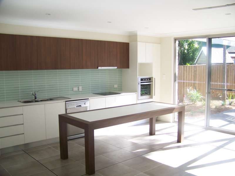 4, 135 Falconer Street, Southport QLD 4215