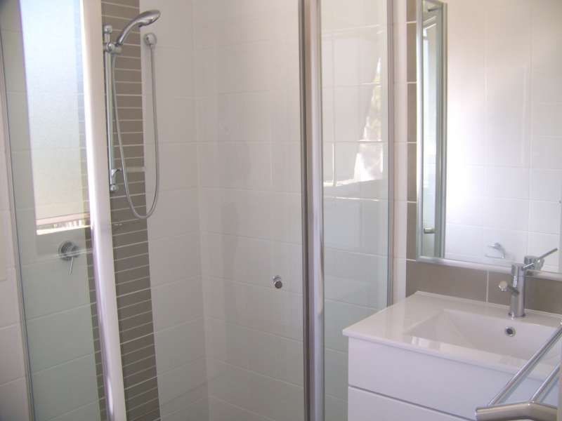 4, 135 Falconer Street, Southport QLD 4215