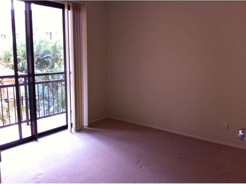 11, 5-7 Railway Street, Southport QLD 4215