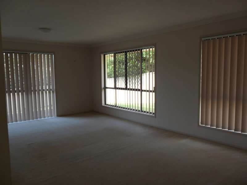 33 Ingles Circuit, Arundel QLD 4214