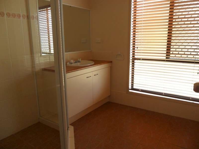 33 Ingles Circuit, Arundel QLD 4214