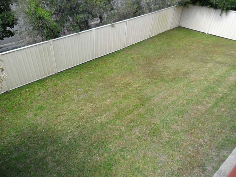 33 Ingles Circuit, Arundel QLD 4214