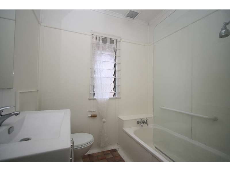 56 Diamond Street, Holland Park QLD 4121