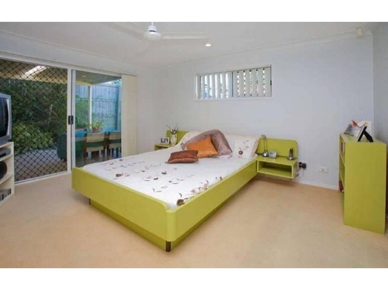 9 Harriet Court, Springfield Lakes QLD 4300