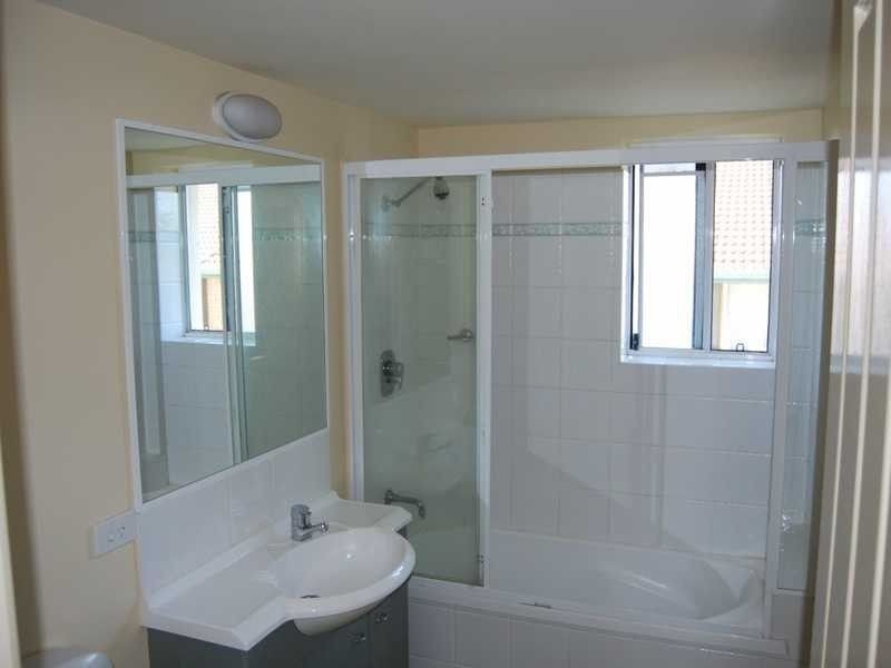 17/148-150 Marine Parade, Southport QLD 4215