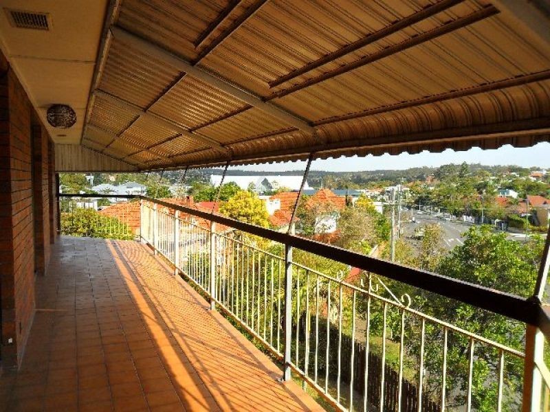 8/3 Curd Street, Greenslopes QLD 4120