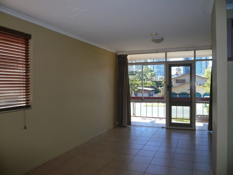 6/8 Darrambal Street, Surfers Paradise QLD 4217