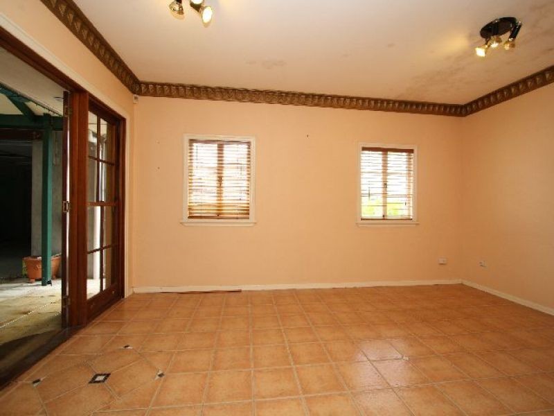 10 Pembroke Road, Coorparoo QLD 4151