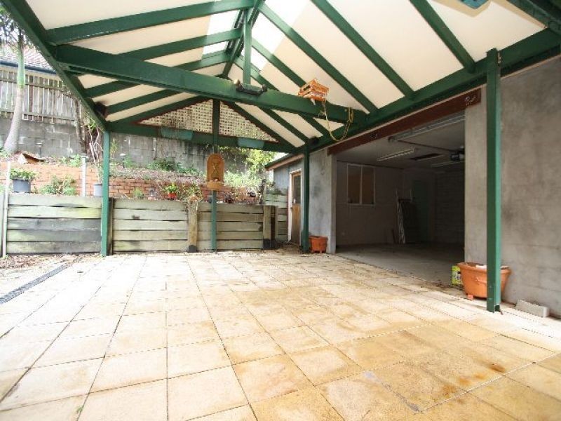 10 Pembroke Road, Coorparoo QLD 4151