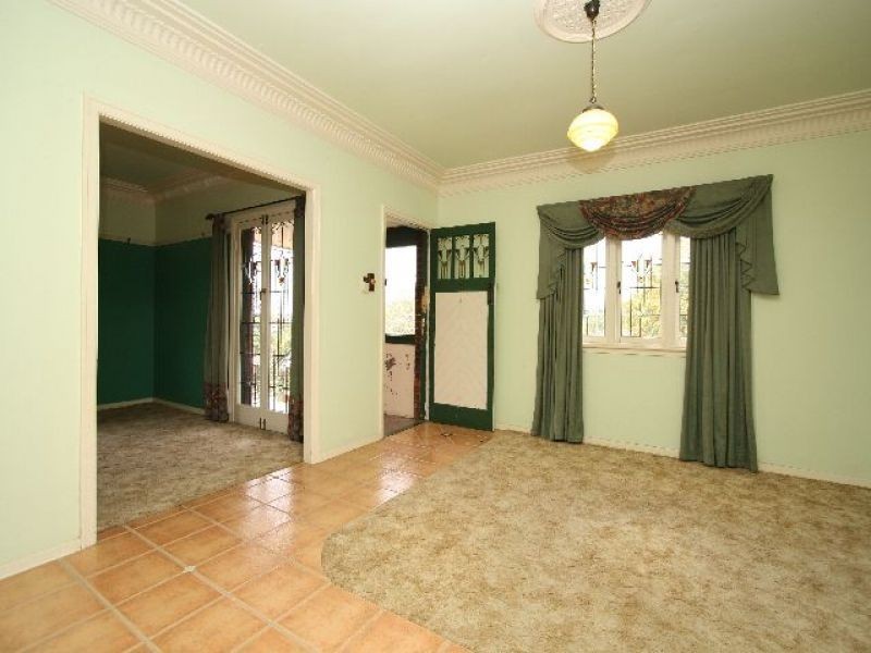 10 Pembroke Road, Coorparoo QLD 4151