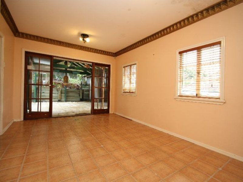 10 Pembroke Road, Coorparoo QLD 4151