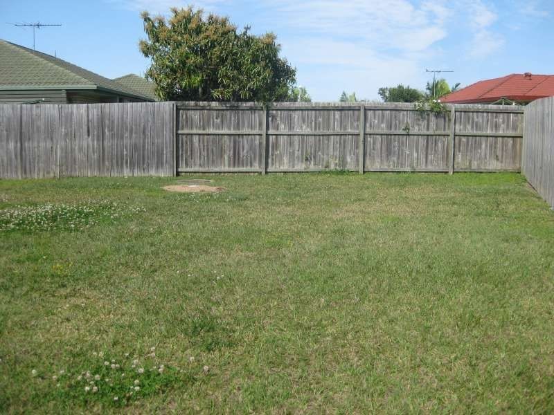 8 Dundas Close, Caboolture QLD 4510