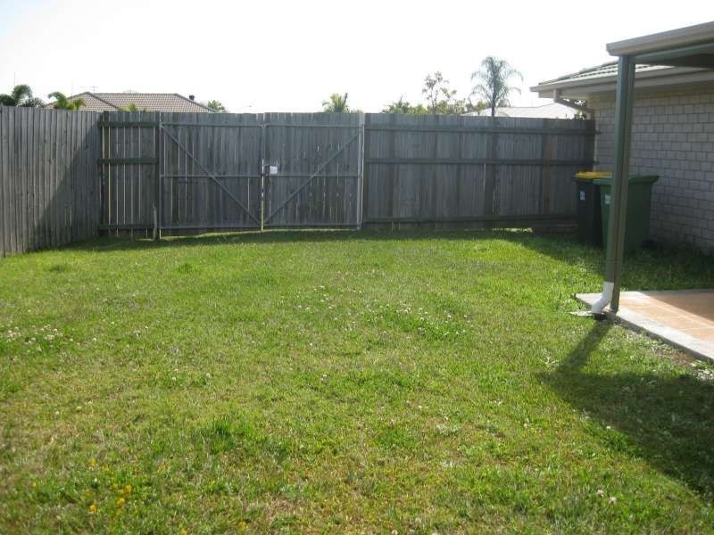 8 Dundas Close, Caboolture QLD 4510
